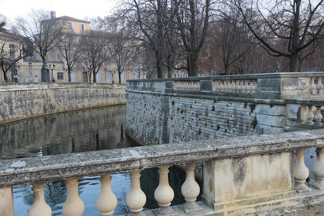 nimes, voyage, sud de la france, le gard, les arenes, les jardins de la fontaine, la place carrée