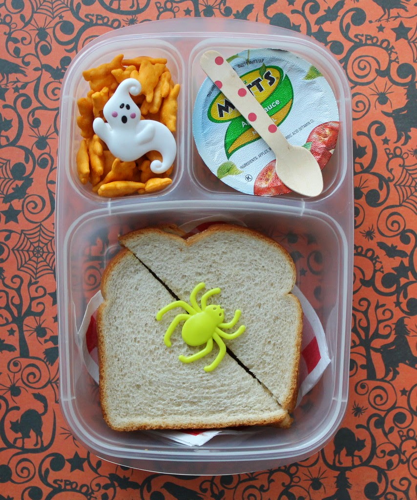 Halloween School Lunch Easylunchboxes - mamabelly.com