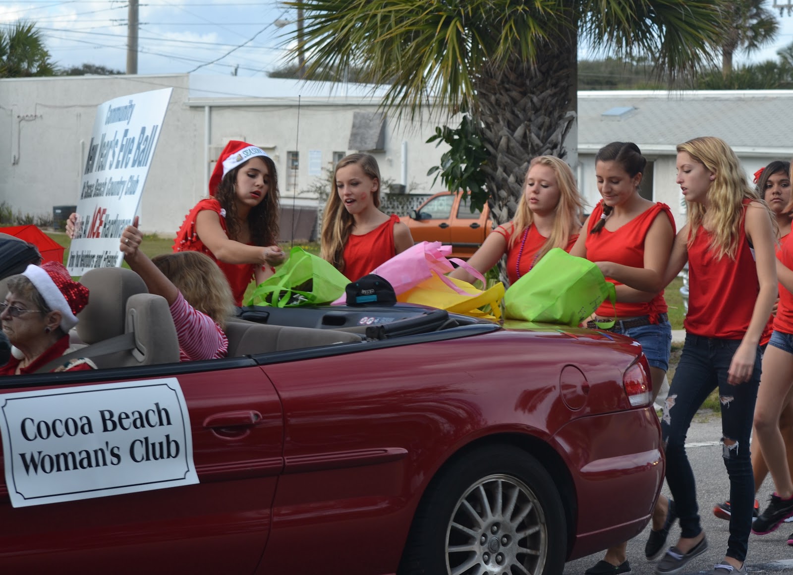 2012 Cocoa Beach Christmas Parade Video & Photos