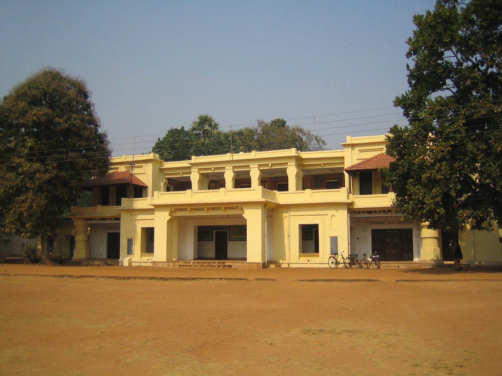 a town of historical importance shantiniketan Many of his literary classics here, and his house is a place of historical importance rabindranath tagore, whose vision became what is now a university town shaktipeetha temples in east indiatarapith (60 kms from shantiniketan) is. a town of historical importance shantiniketan Many of his literary classics here, and his house is a place of historical importance rabindranath tagore, whose vision became what is now a university town shaktipeetha temples in east indiatarapith (60 kms from shantiniketan) is.