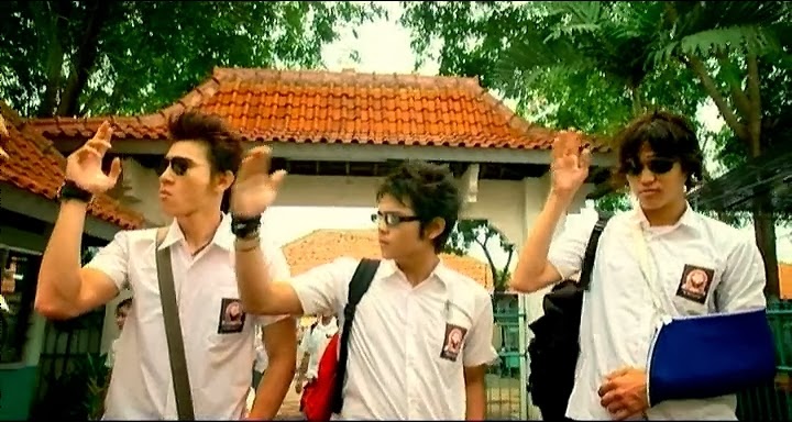 Eiga Rebyu Catatan Akhir Sekolah (2005)
