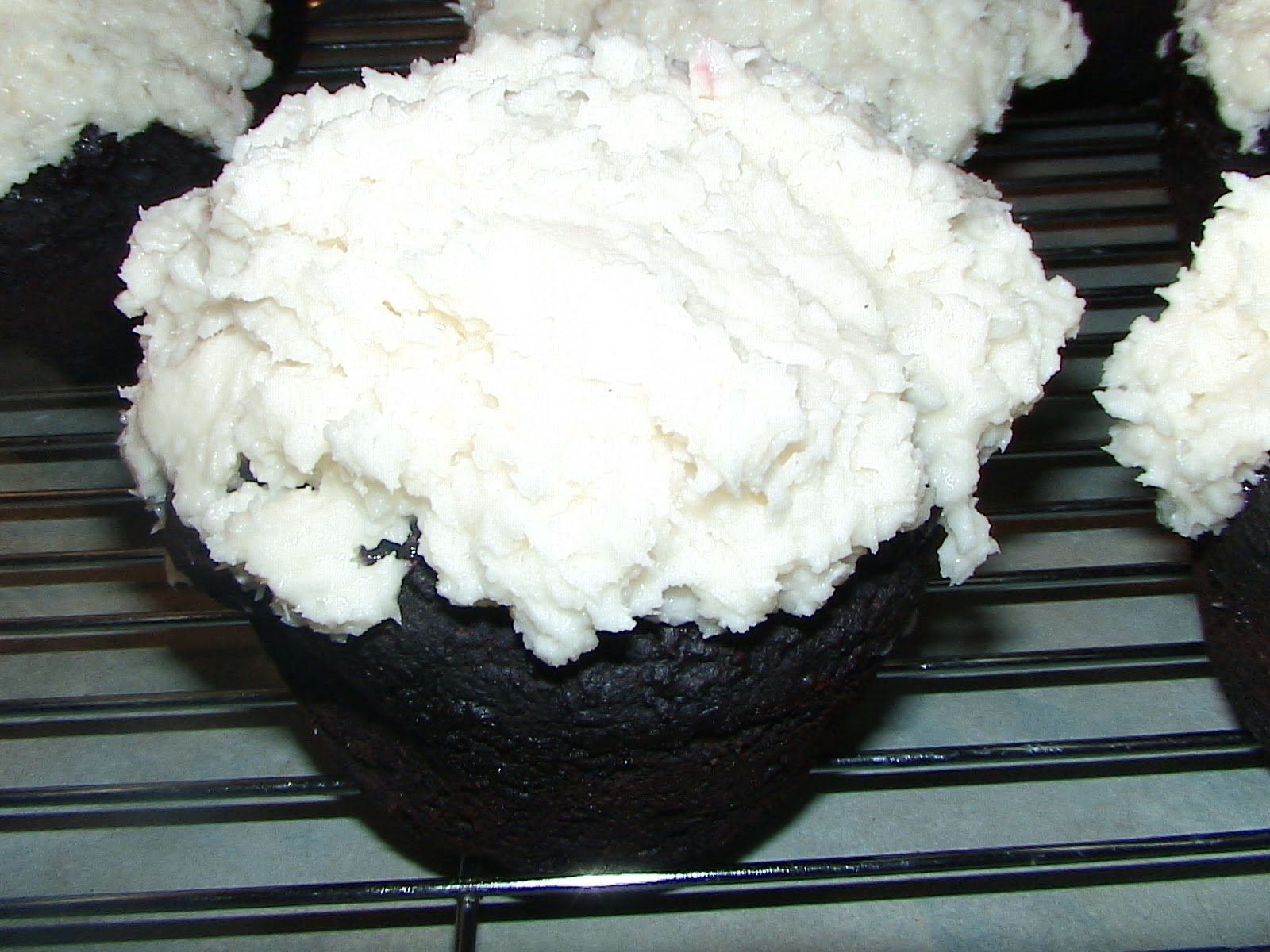 Healthy Life Lessons Sugar Free, GlutenFree & Vegan Red Velvet Cupcakes