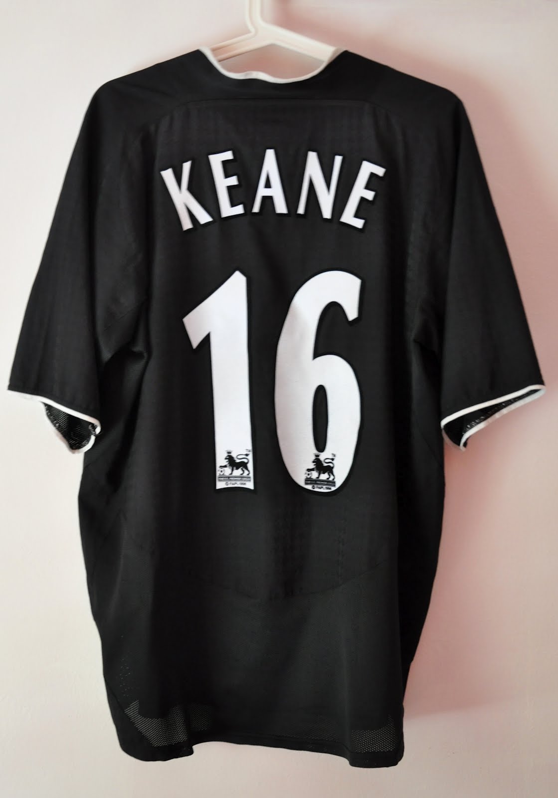 manchester united 2005 kit