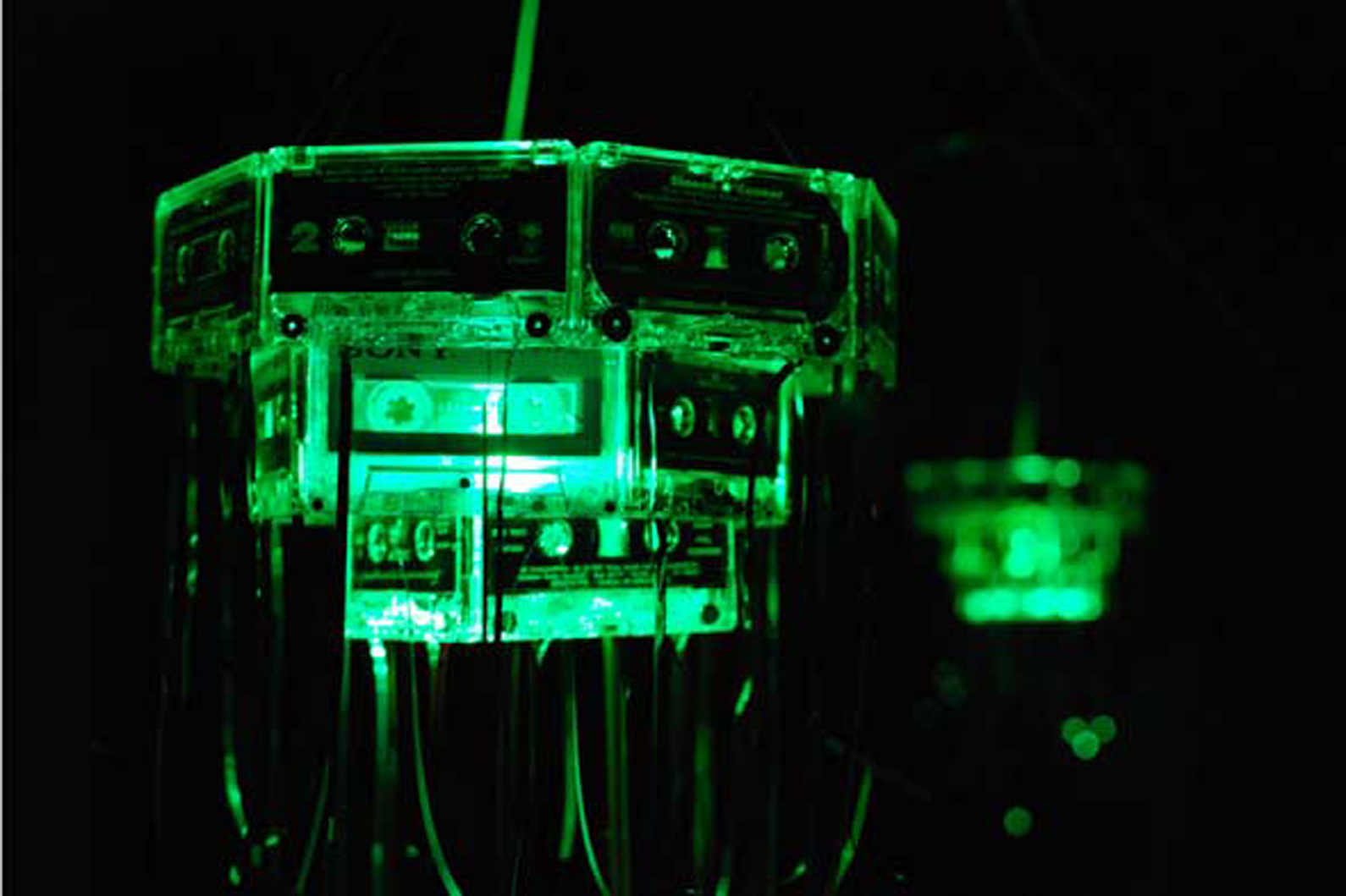 Good Design Cassette tape chandelier Upcycling