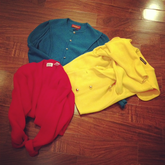 Thrifted large cable knite sweaters in red blue and yellow, large sweaters, cable knit sweaters, thrift finds