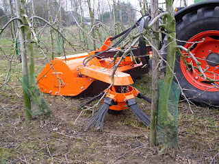 Maquinaria Agrícola - SERMAGASA S.L. : BARREDORAS DE HOJAS Y RESTOS DE