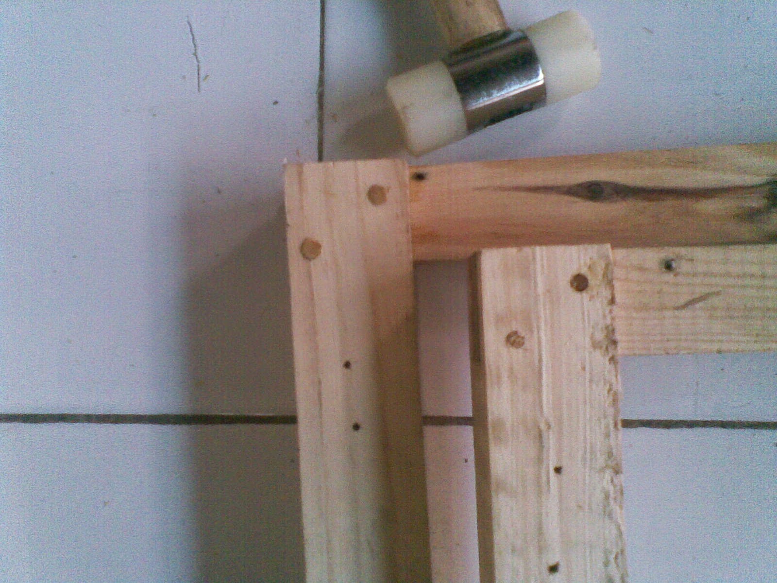Sambungkan semua dan berikan pin kayu. - Desainrumahminimalis2015.com