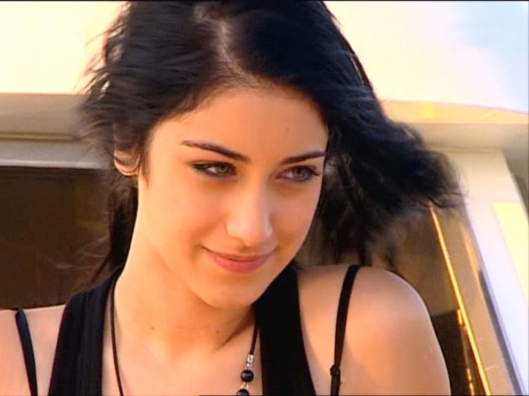 Hazal Kaya Wallpaper