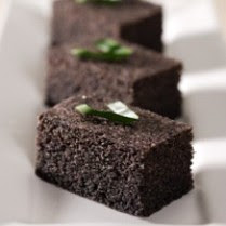Resep Bolu Kukus Ketan Hitam dan vanili debu sambil diayak dan diaduk rata Resep Bolu Kukus Ketan Hitam