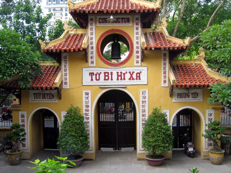quan su pagoda hanoi city tour full day
