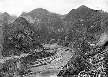 WAJAH GUNUNG KELUD DARI MASA KE MASA Aliran lahar Gunung Kelud tahun 1919.