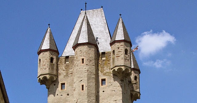 Rowdy In Germany Burg Nanstein
