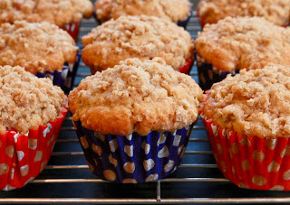 rhubarb crumble muffins, muffins, autumn, home-grown rhubarb, breakfast muffins Rhubarb crumble muffins