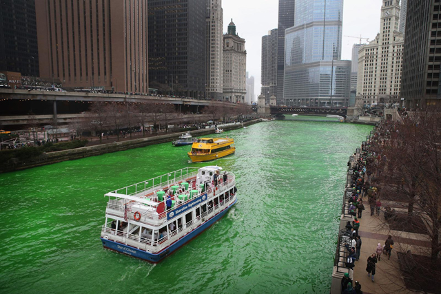 Rio ganha coloração verde no dia de St. Patrick's Day