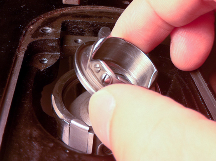 The Vintage Singer Sewing Machine Blog 201 Bobbin Case & Retaining