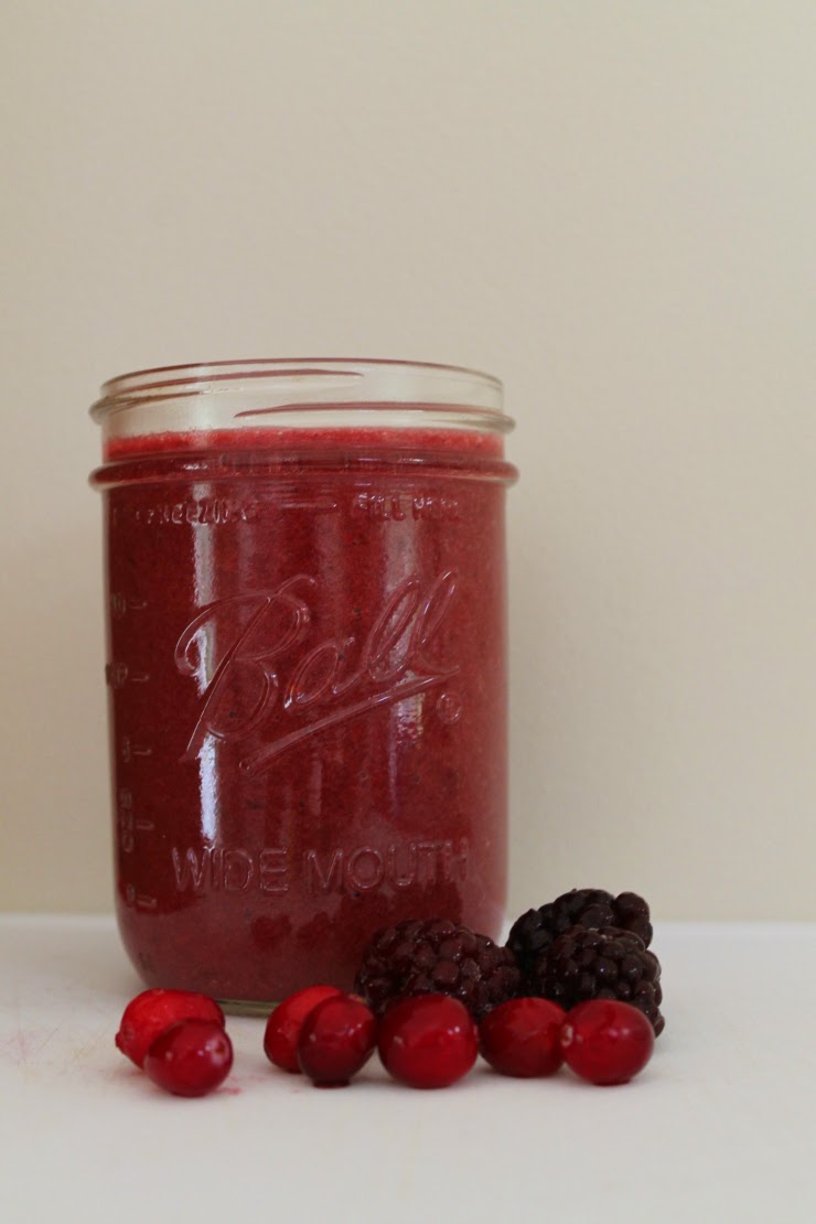 Healthy Clean Eating Banana Blackberry Arugula Juice