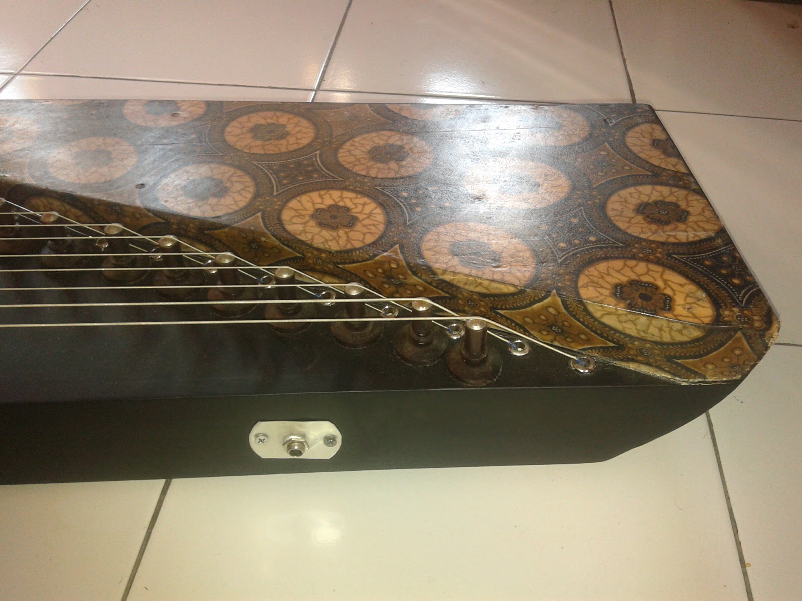 KecapiCustomAkustikElektrikDenganMotifBatikJual KecapiCustomAkustikElektrikDenganMotifBatikJual