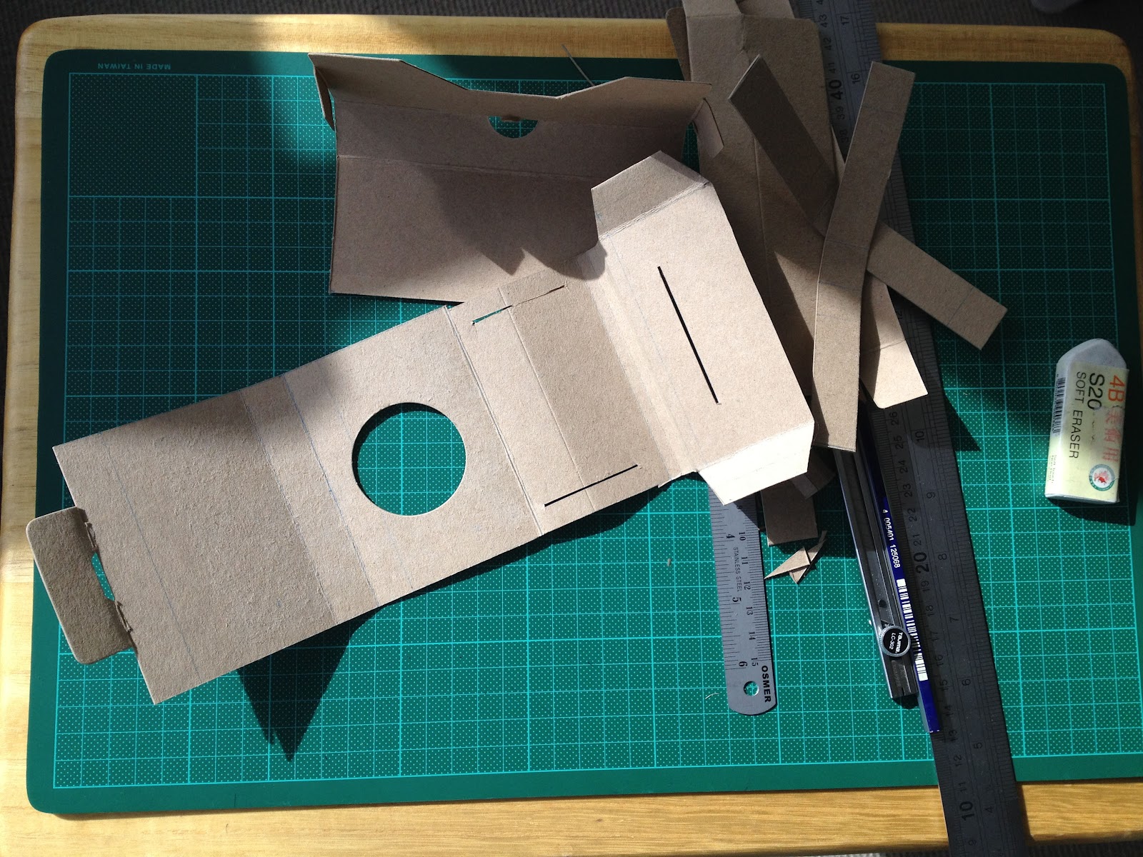 Runaway Prototype Design Cardboard business card holder