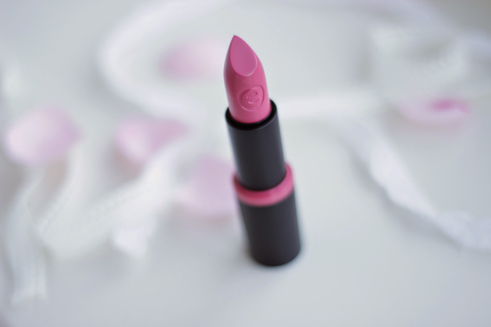 review essence longlasting lipstick 17 i love cake pop
