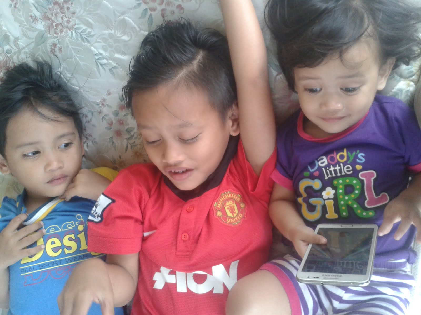 Abang2 dan Adik