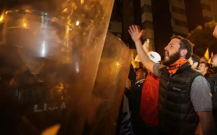 Ισημερινός: Άγριες διαδηλώσεις για εκλογική νοθεία στη χώρα ! μονο στην Ελλάδα δεν κουνήθηκε φύλλο! Ισημερινός: Άγριες διαδηλώσεις για εκλογική νοθεία στη χώρα ! μονο στην Ελλάδα δεν κουνήθηκε φύλλο!