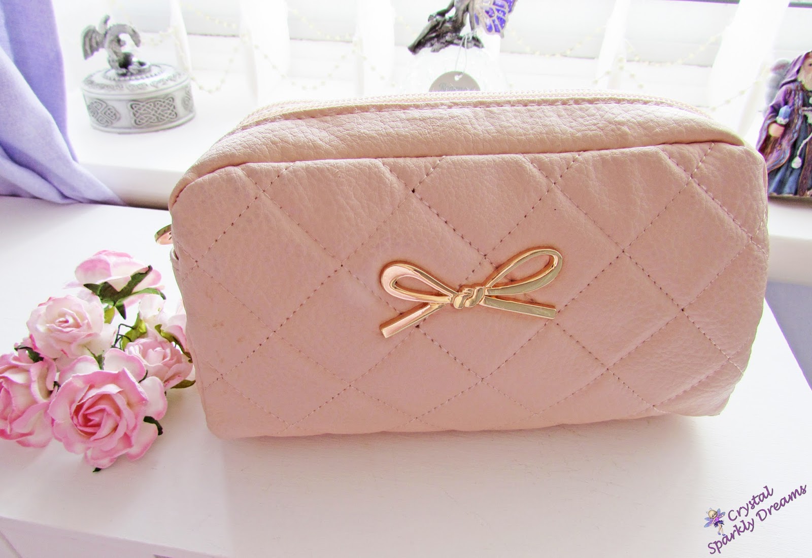 Crystal Sparkly Dreams What S In My Makeup Bag 2017 I Got This Lovely Bag A Of Months Ago From Primark And Think It Was Only About 3 Ve Been Looking For Something Long Time That Not