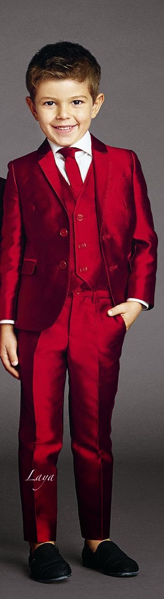 çocuk giysileri, özel tasarım, moda, trand, kırmızı, takım elbise çocuk modası, çocuk giyimi, şık çocuklar, kız çocuk giysileri, erkek