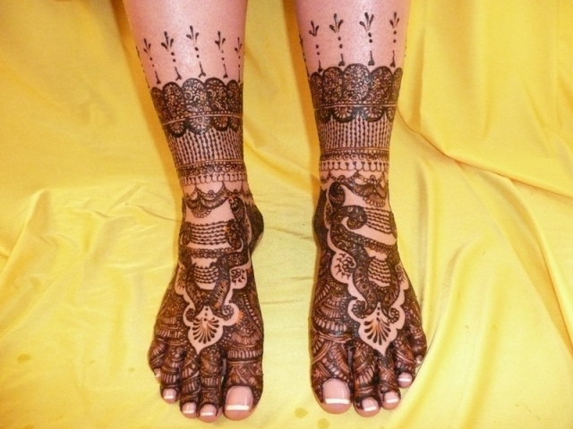 Labels Bridal Feet Henna Design
