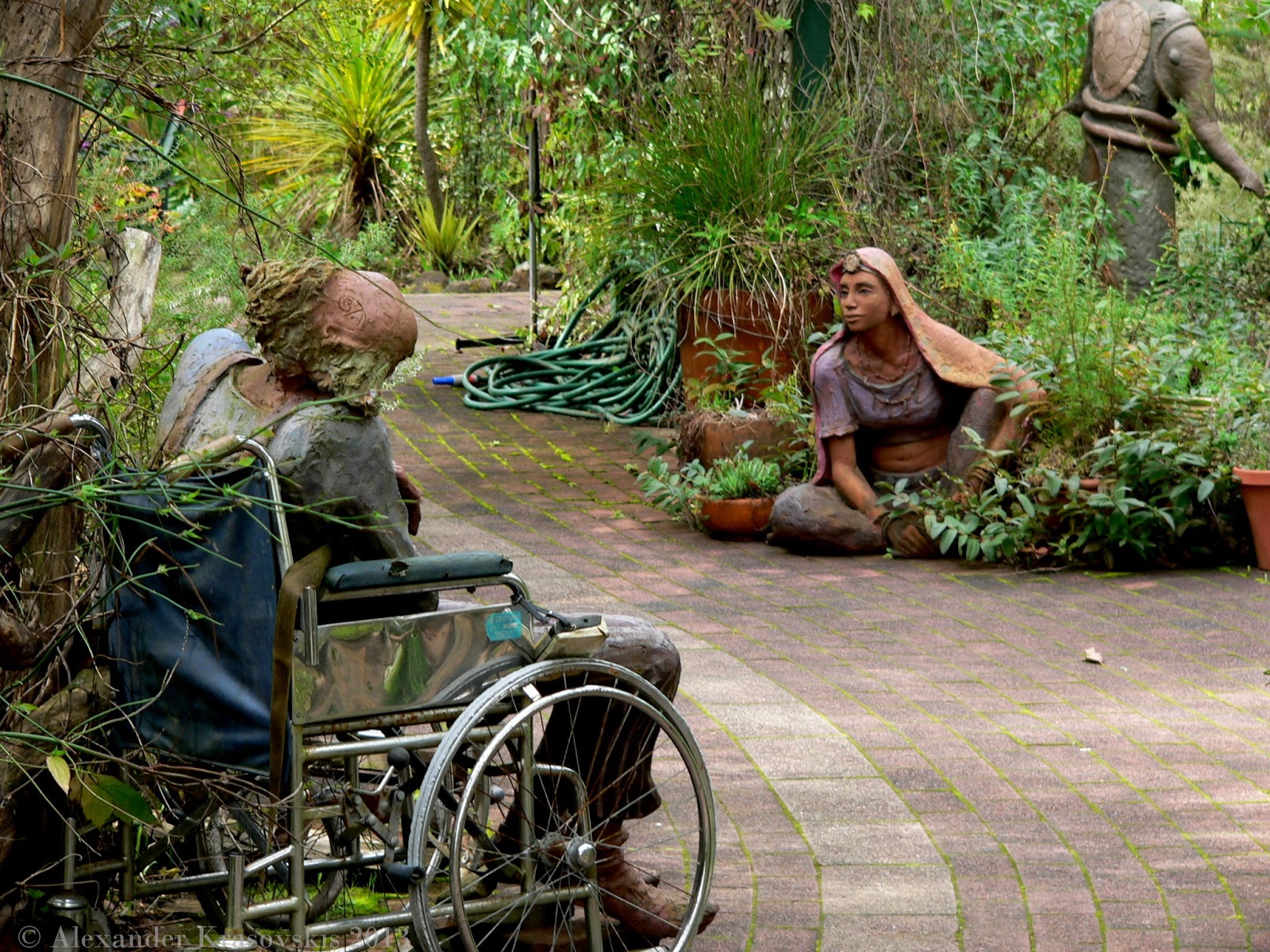 Aggregata Plants & Gardens Bruno Torfs' art sculpture garden in