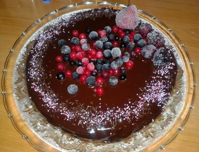 Tarta Sácher con Frutas