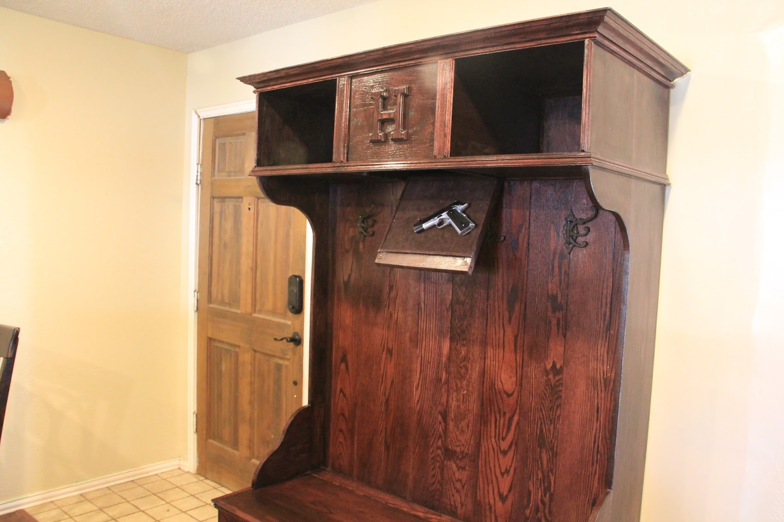 Rusty Hinge Hall Tree/Gun