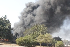 Incêndio provocado por crianças desaloja duas famílias em Nampula