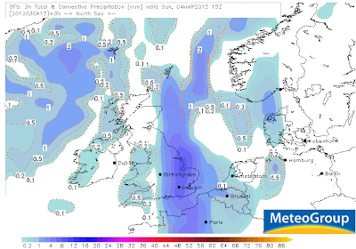 >While The Sun Shines Across Parts of Ireland and Northern Britain, Heavy Rain & Snow Impacts The South!