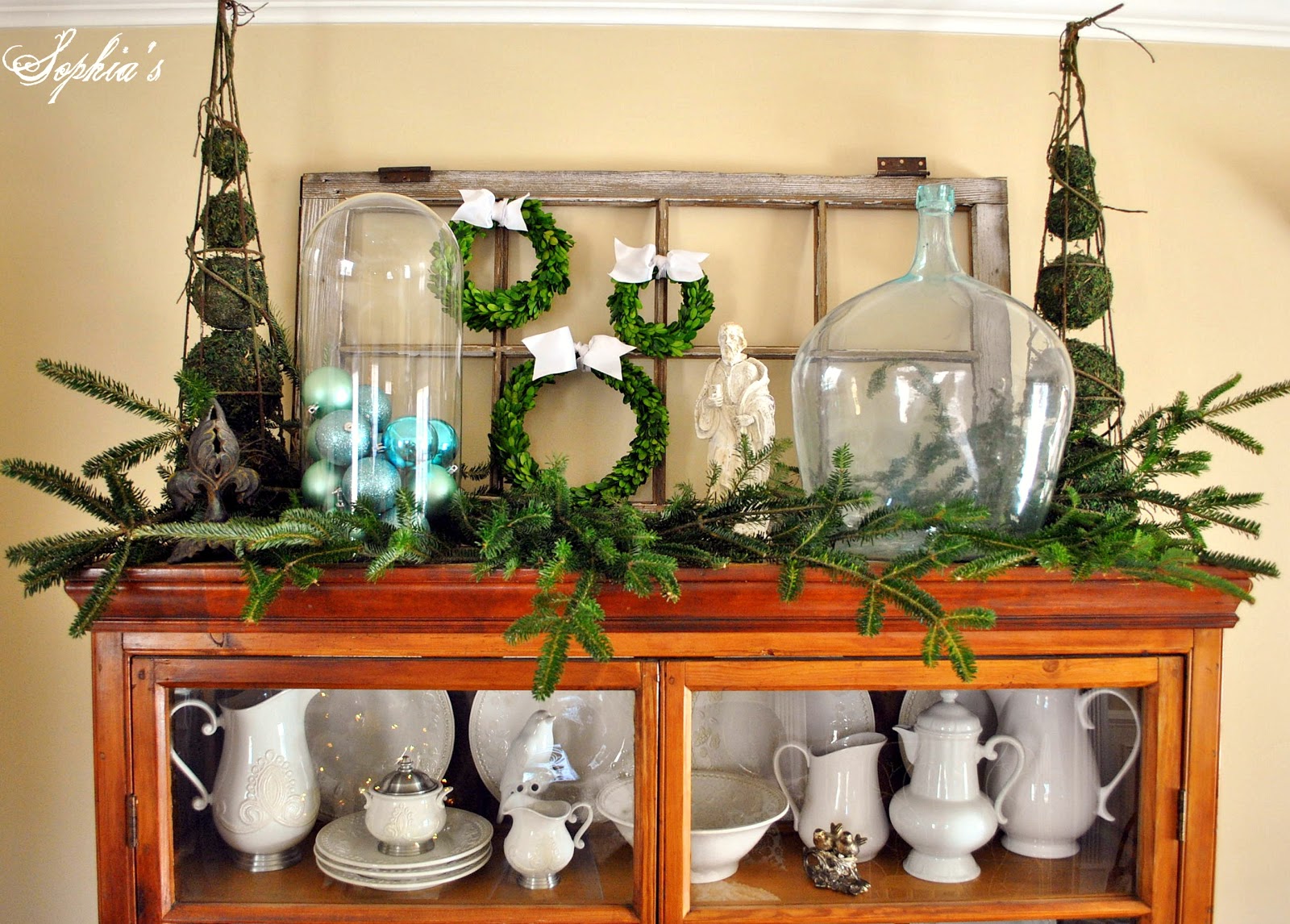 Sophia S A Christmas Cabinet And A Story