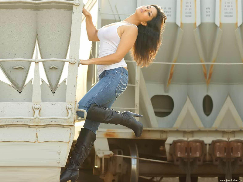 Leone Full HD Desktop Wallpapers, Sunny Leone Desktop Wallpapers, Free title=