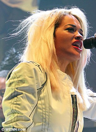 rita ora nip slip