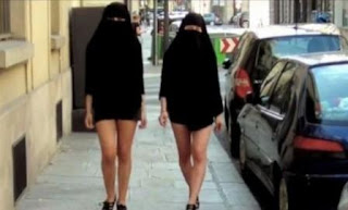 بنات منقبات يرتدين الميني جيب بنات منقبات يرتدين الميني جيب