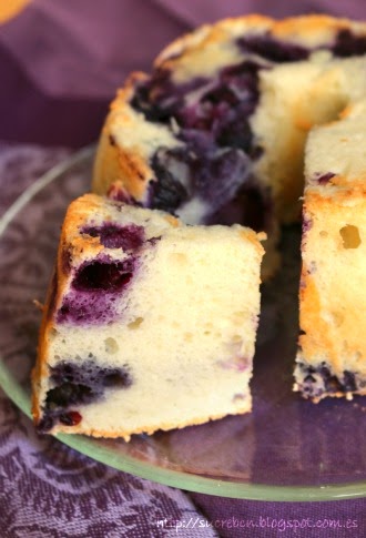 Angel Food Cake de arándanos / Angel Food Cake de nabius / Blueberries Angel Food Cake Receta de Angel Food Cake de arándanos / Recepta d'Angel Food Cake de nabius