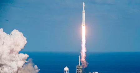 Space tourists will have to wait as SpaceX plans bigger rocket