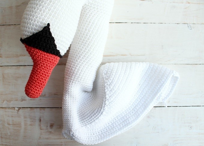 crochet swan