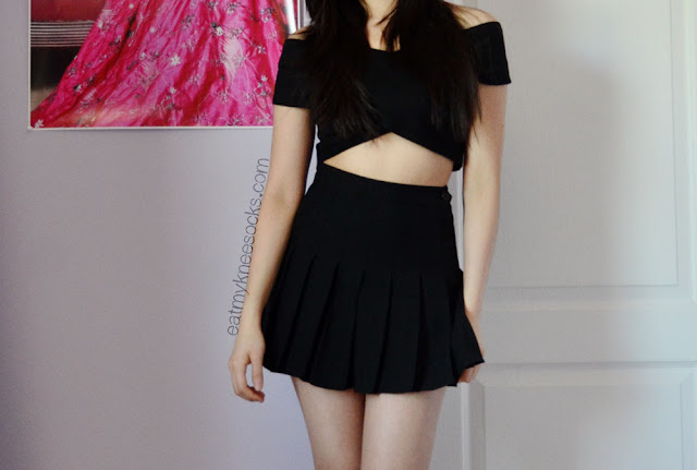 {Review} Milanoo - Off Shoulder Crop Top Full outfit featuring the off-shoulder crop top from Milanoo and an American Apparel pleated tennis skirt dupe from SheInside.