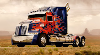 Kendaraan Franchise Film Transformers 4 - Optimus Prime Kendaraan Franchise Film Transformers 4 - Bumblebee, Optimus Prime - MizTia Respect