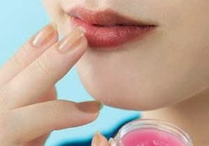Πώς θα φτιάξετε το δικό σας lip balm