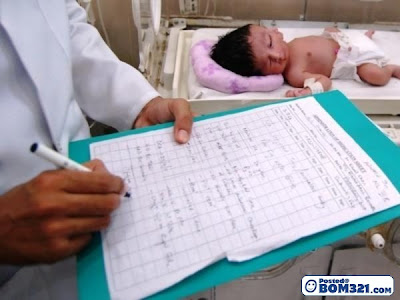 Bayi Dua Muka Di China