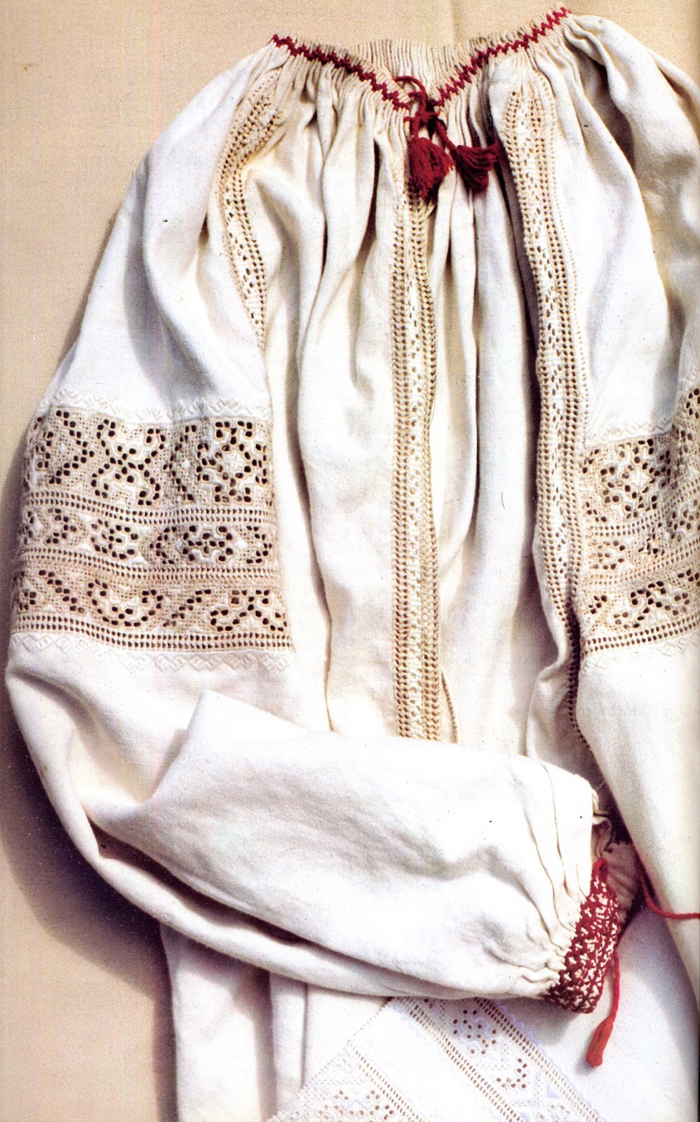 FolkCostume&Embroidery Whitework embroidery of Sniatyn district