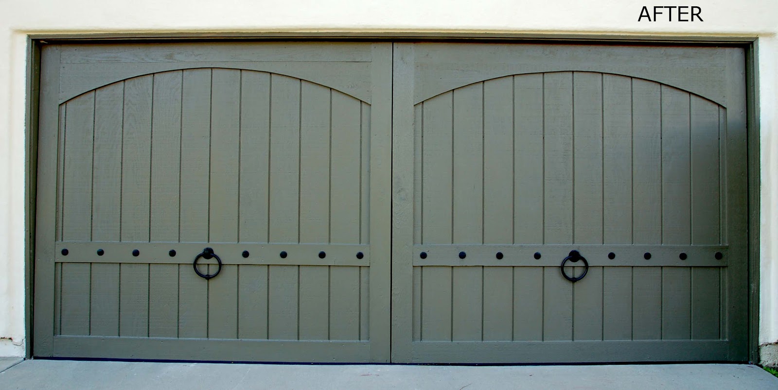 803 #837848 Show Tell: THE LAND OF LOONEY pic Garage Doors Colors 37511600