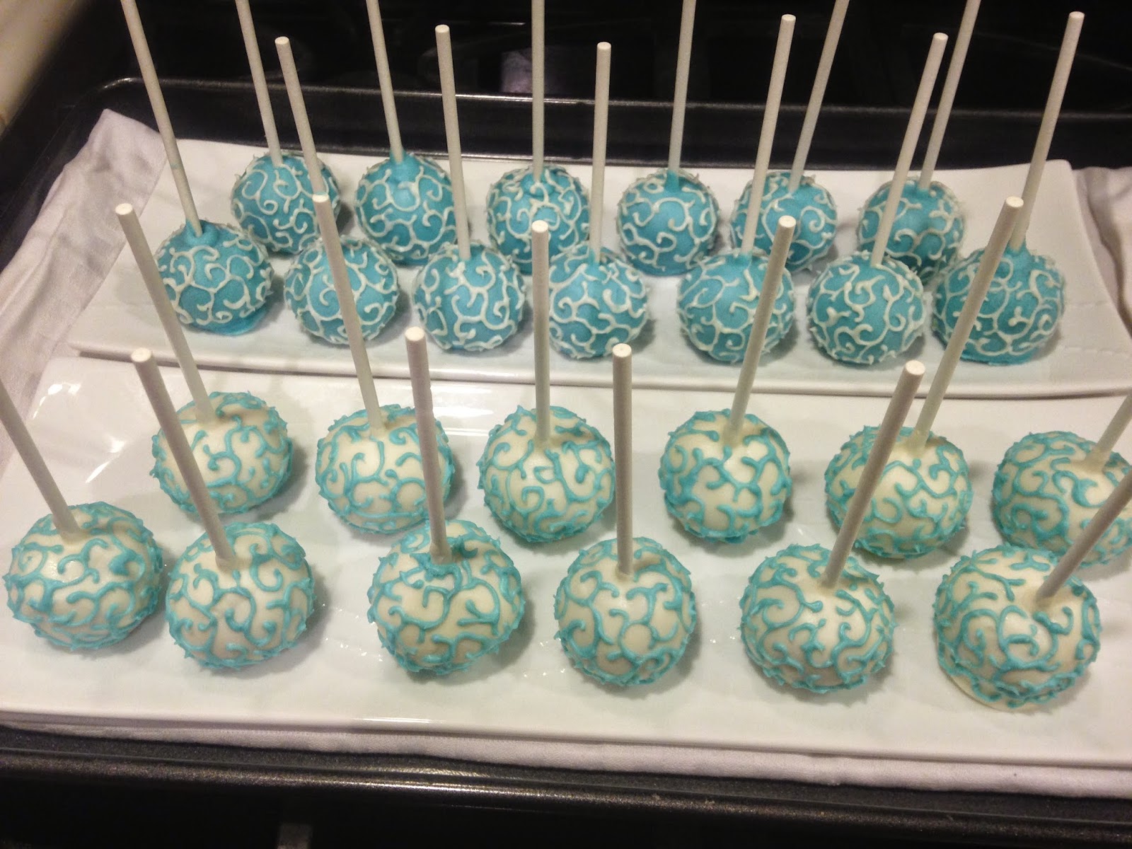 Joyce Gourmet Teal & White Swirl Cake Pops