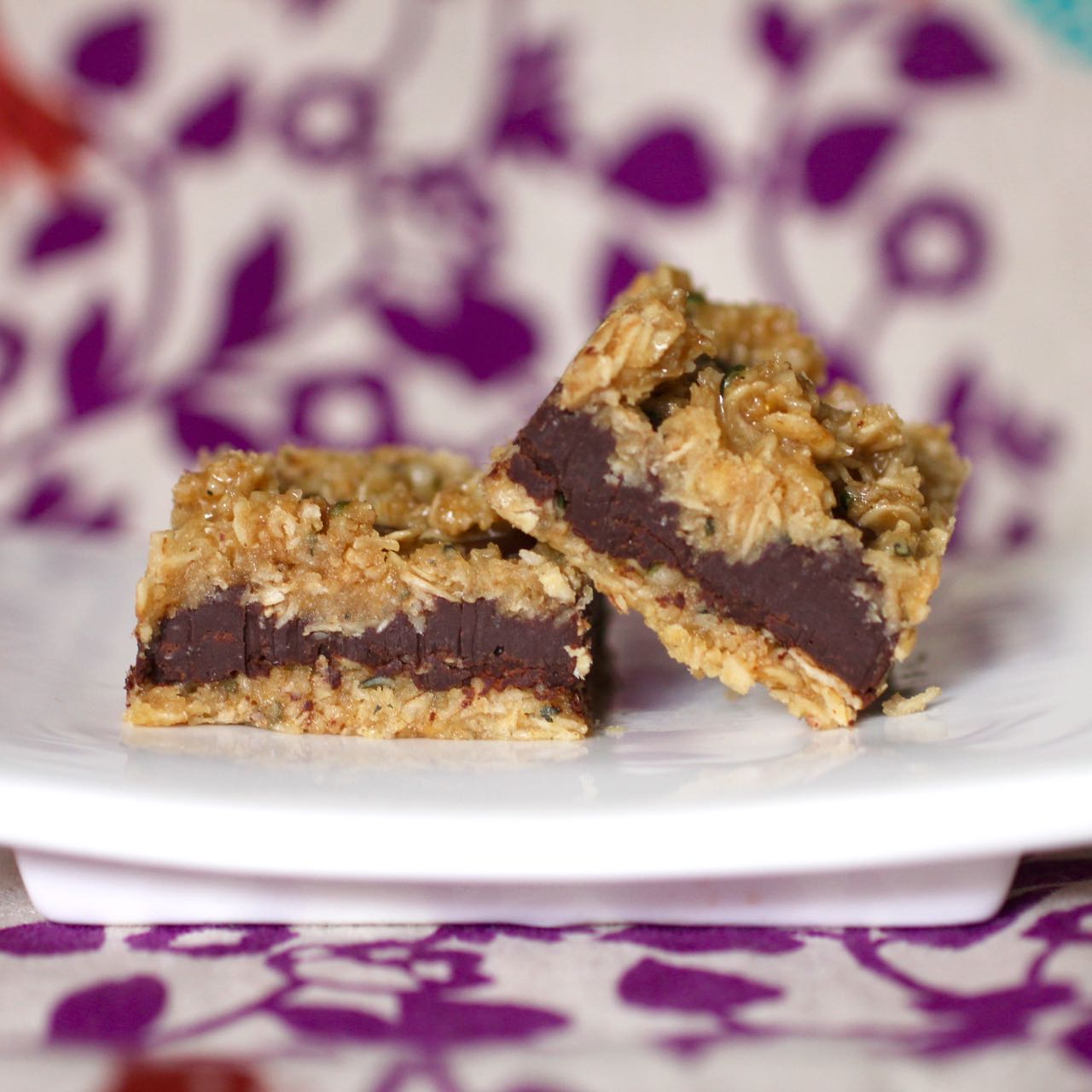 Green Gourmet Giraffe No bake chocolate oat slice