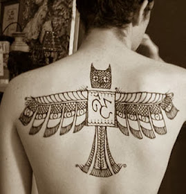 Ideias de tatuagens de corujas para as costas