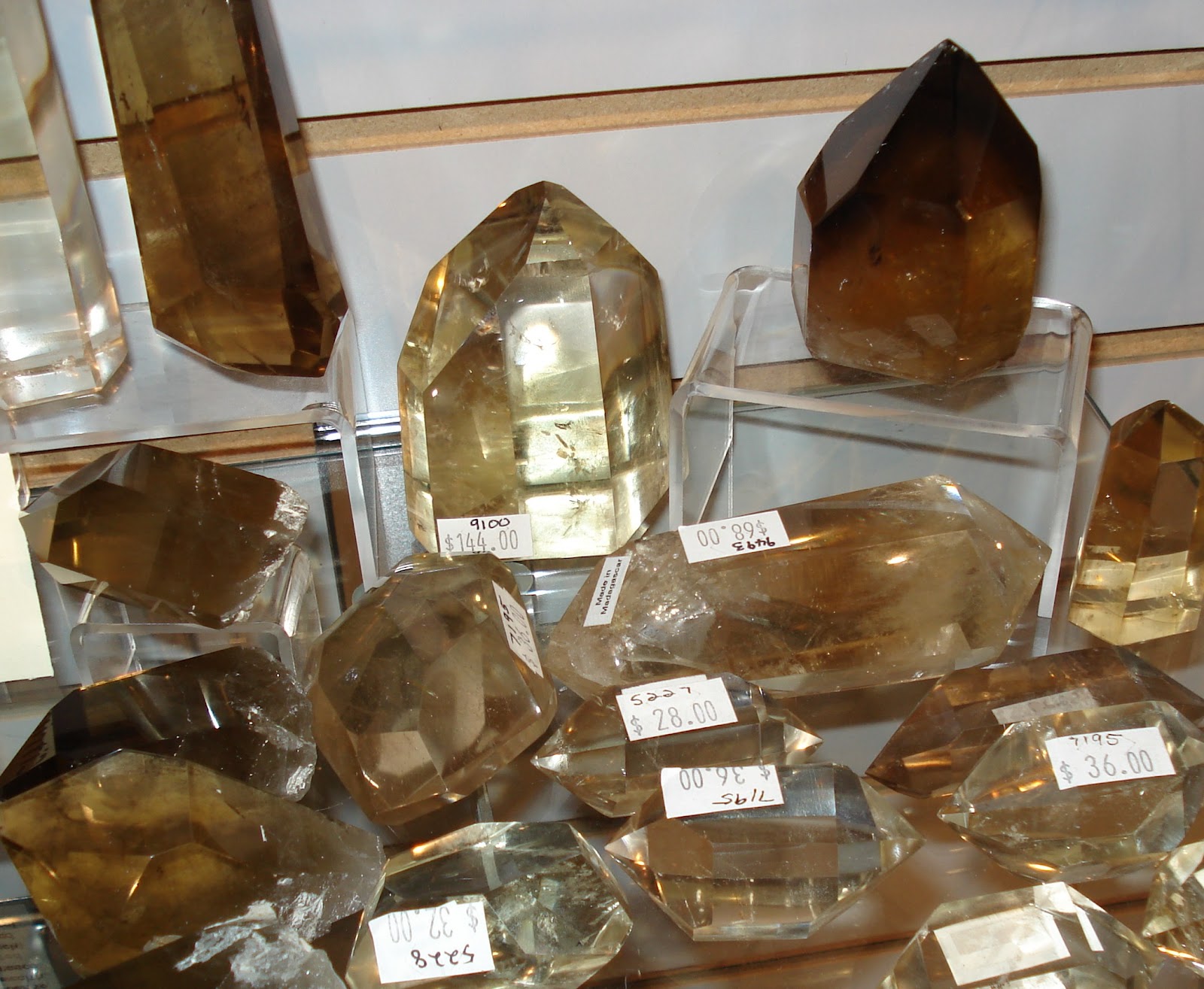 To see natural citrine and smoky citrine at click